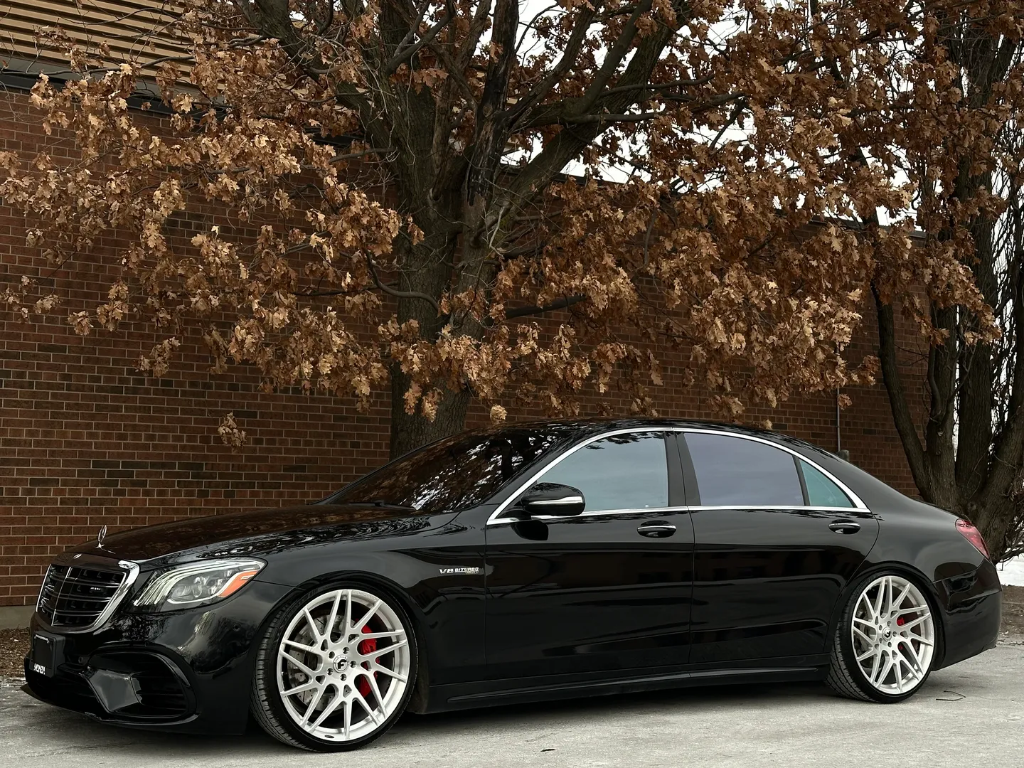 Mercedes Benz S63 AMG Sedan — photo 8