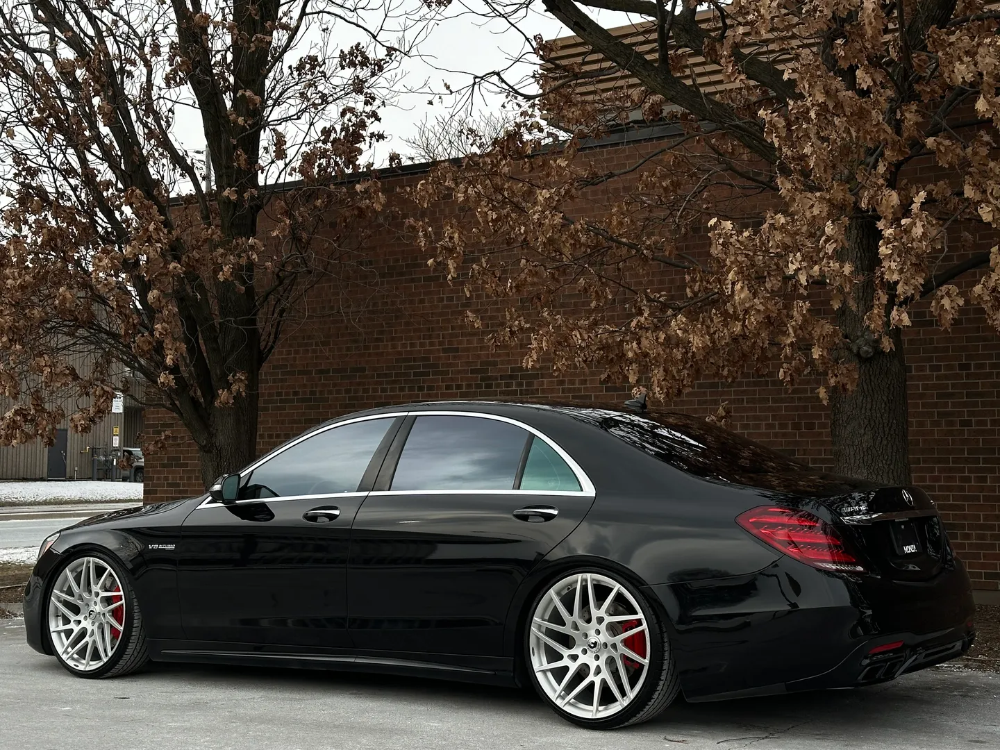 Mercedes Benz S63 AMG Sedan — photo 19