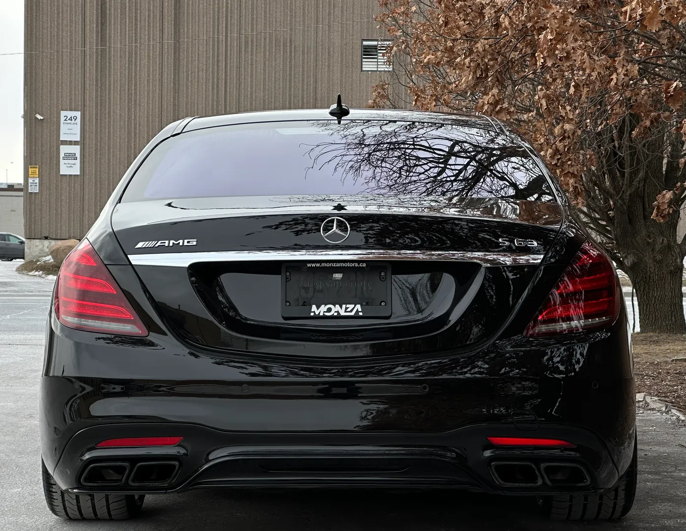 Mercedes Benz S63 AMG Sedan — photo 21