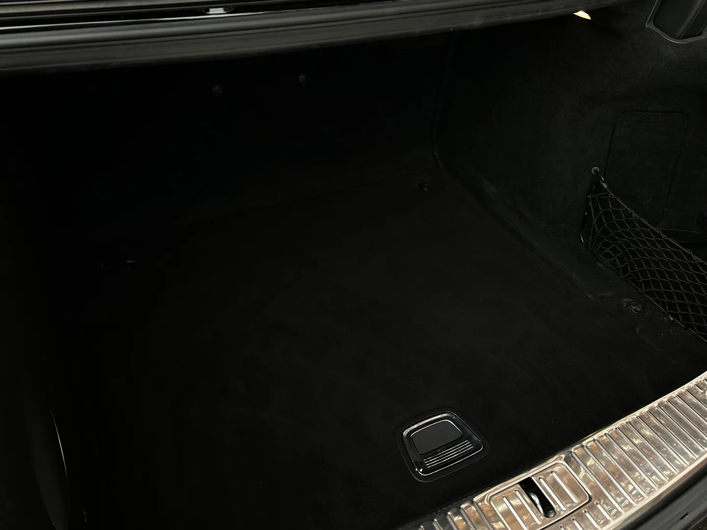 Mercedes Benz S63 AMG Sedan — photo 25