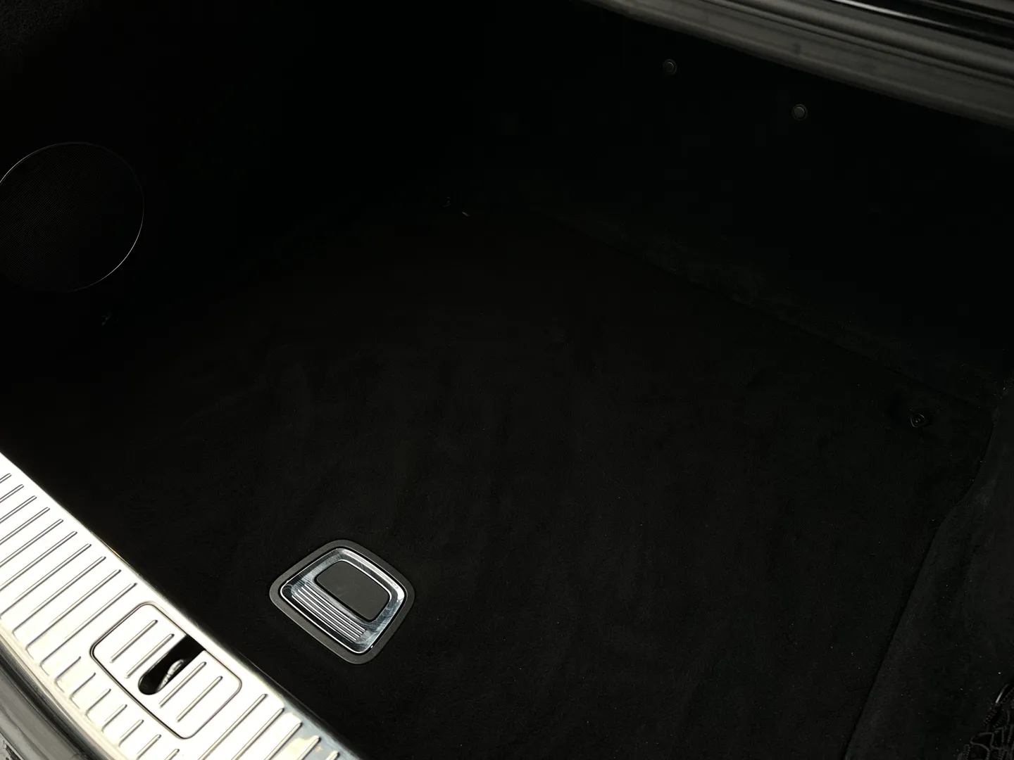 Mercedes Benz S63 AMG Sedan — photo 26