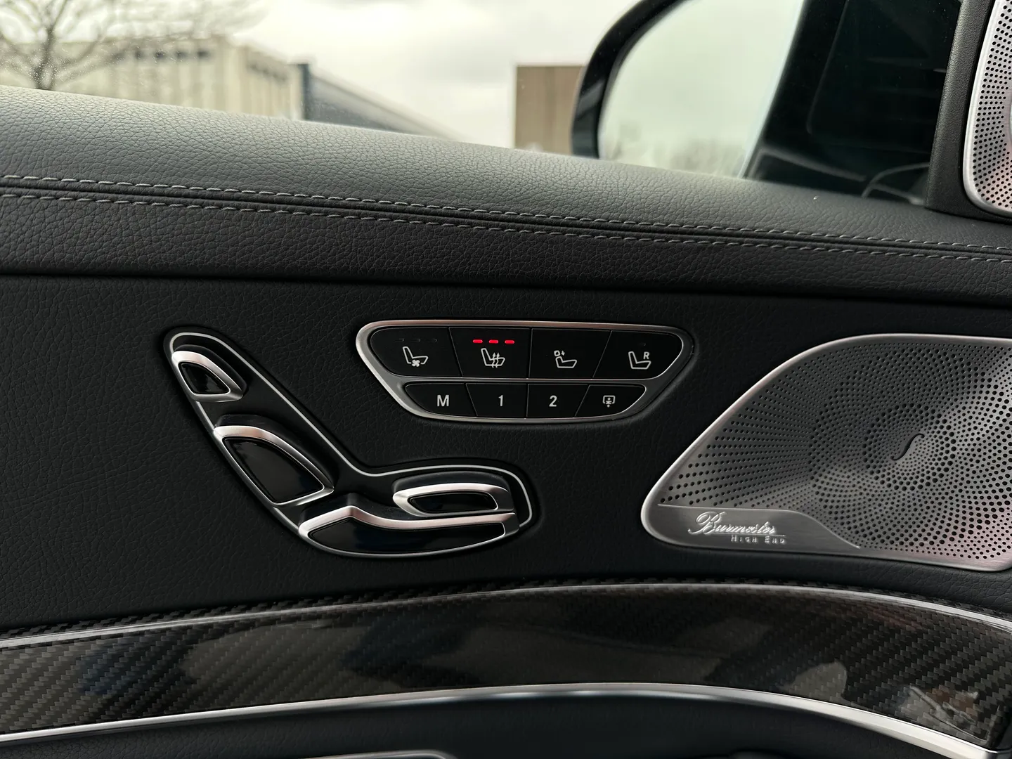 Mercedes Benz S63 AMG Sedan — photo 38