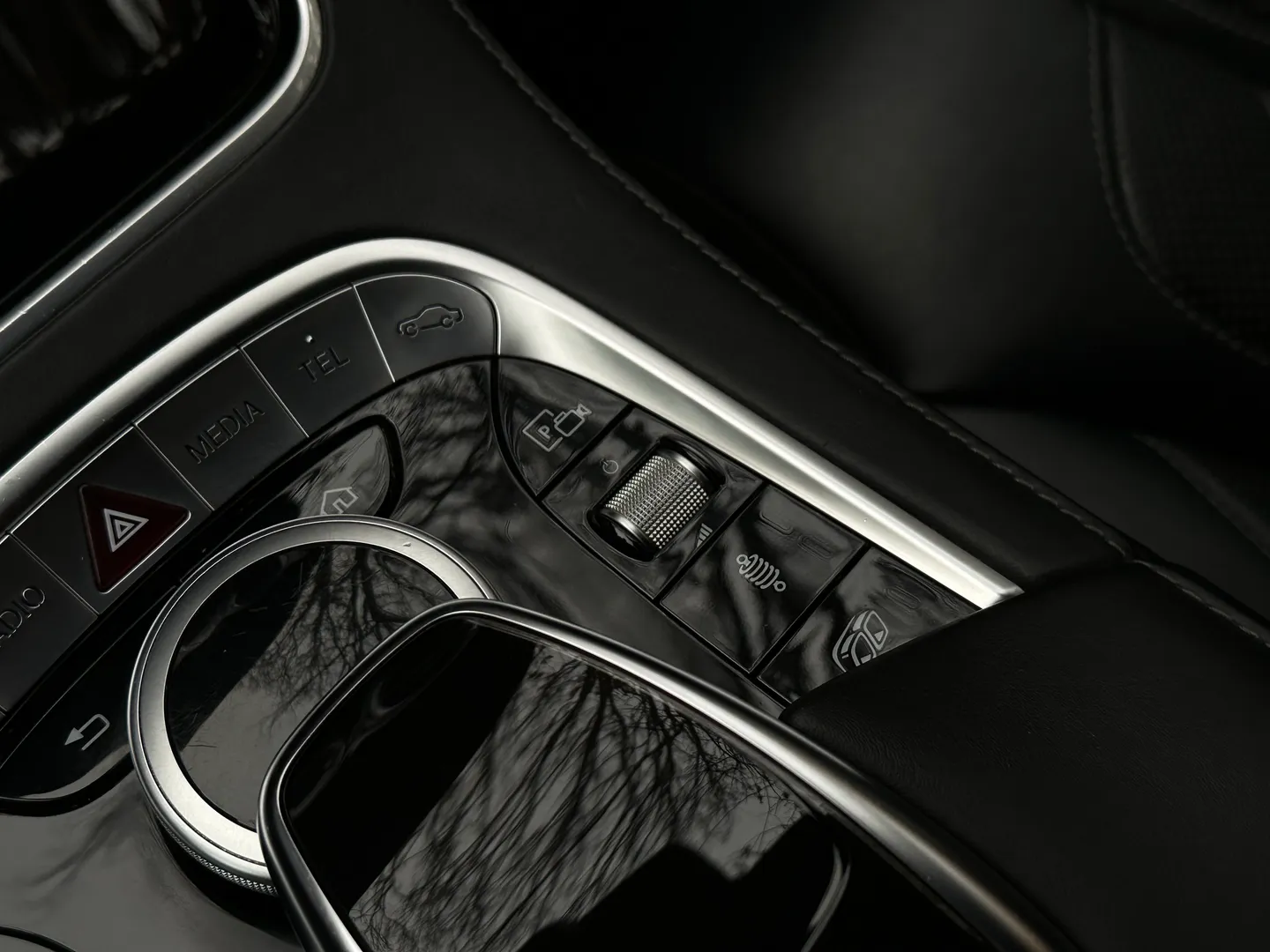 Mercedes Benz S63 AMG Sedan — photo 44