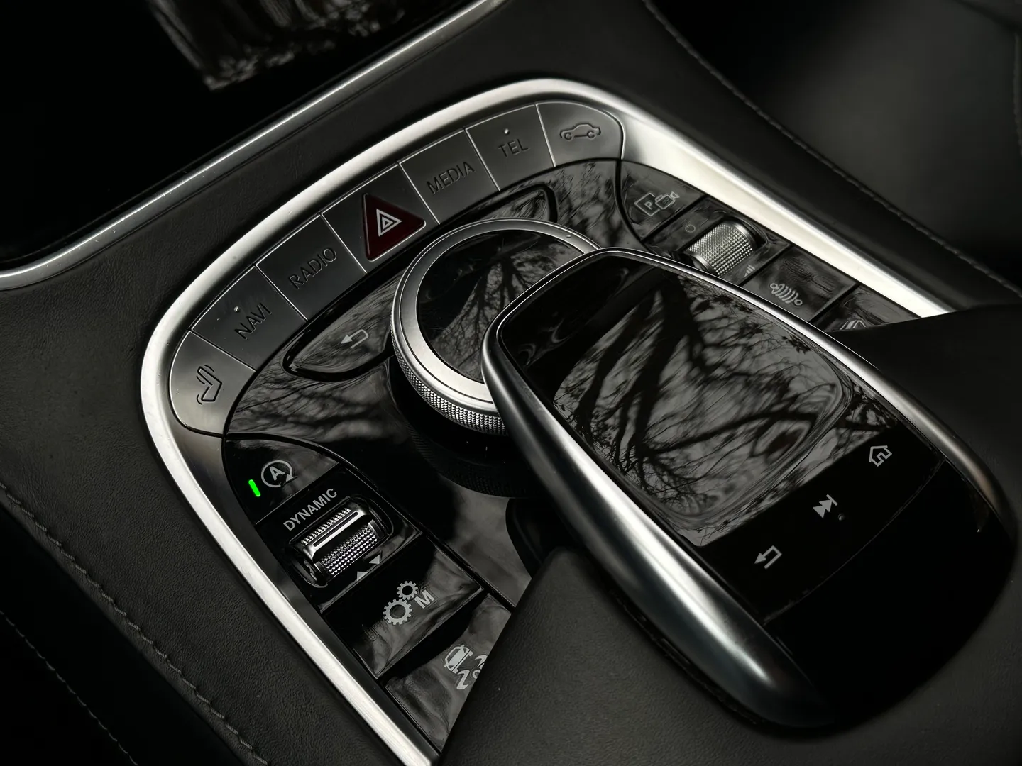 Mercedes Benz S63 AMG Sedan — photo 43