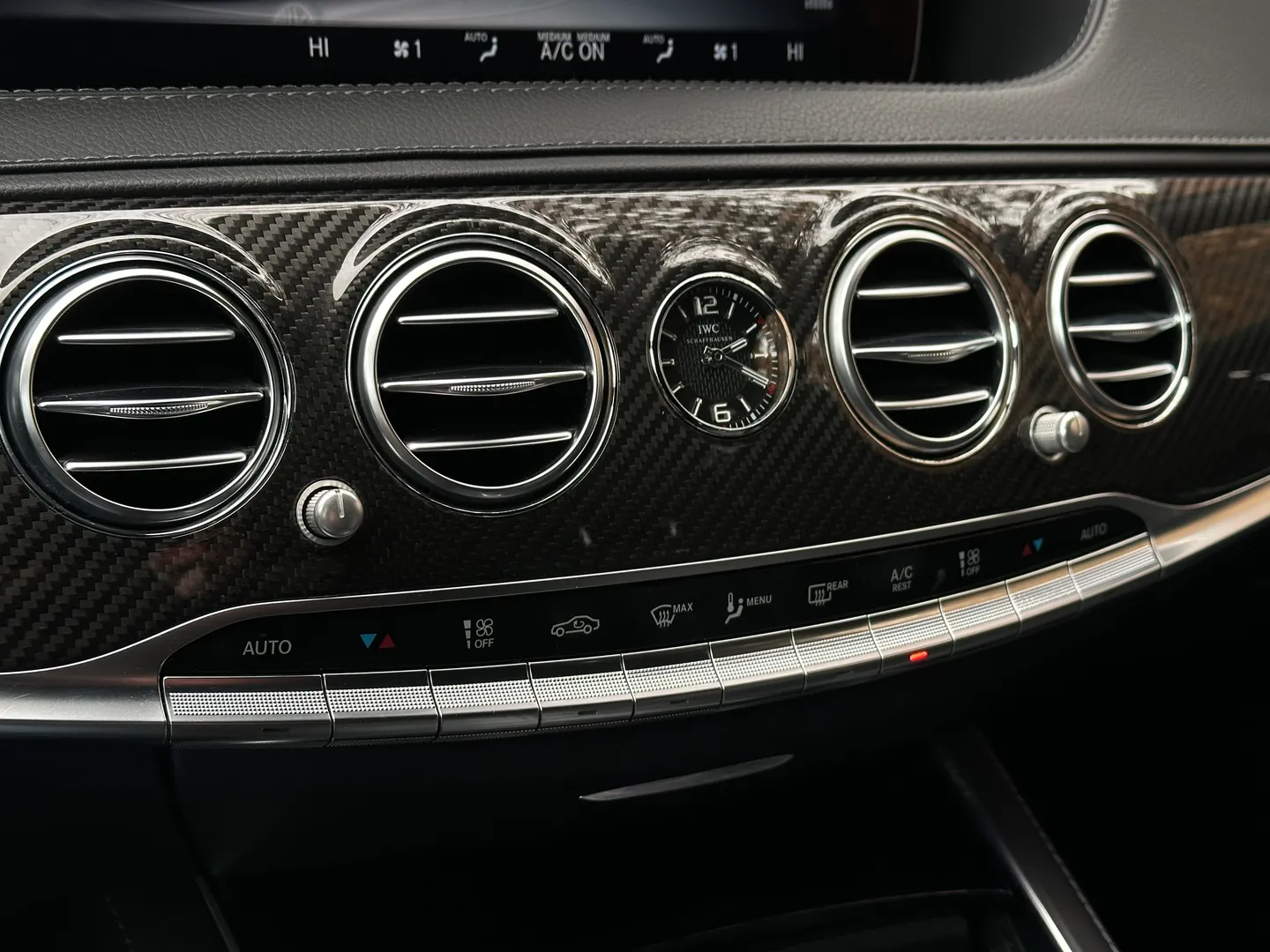 Mercedes Benz S63 AMG Sedan — photo 49