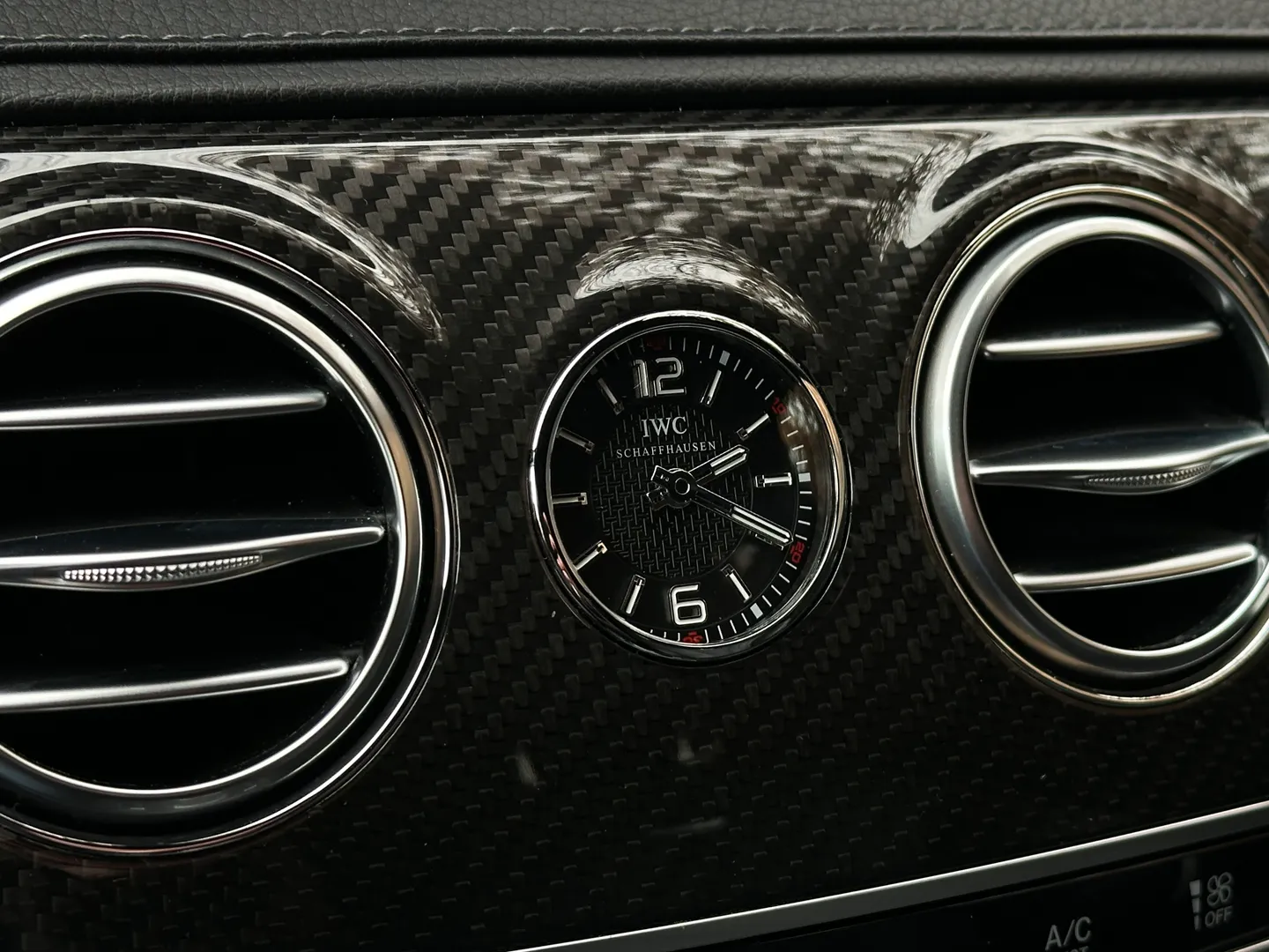 Mercedes Benz S63 AMG Sedan — photo 50
