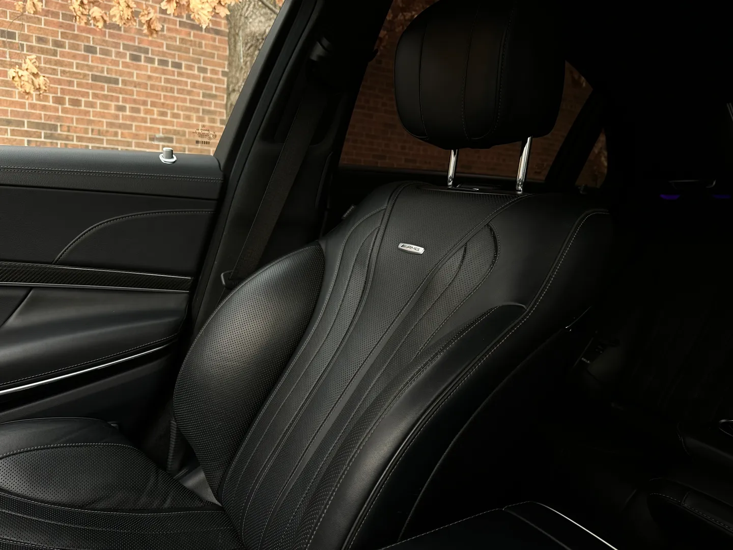 Mercedes Benz S63 AMG Sedan — photo 56