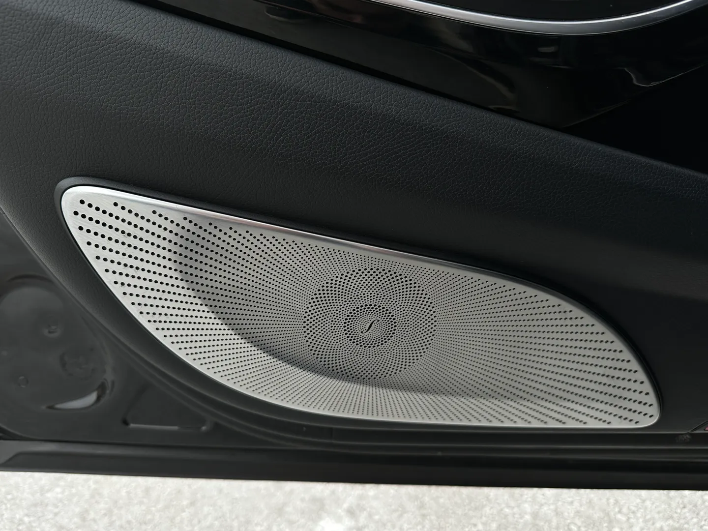 Mercedes Benz S63 AMG Sedan — photo 62