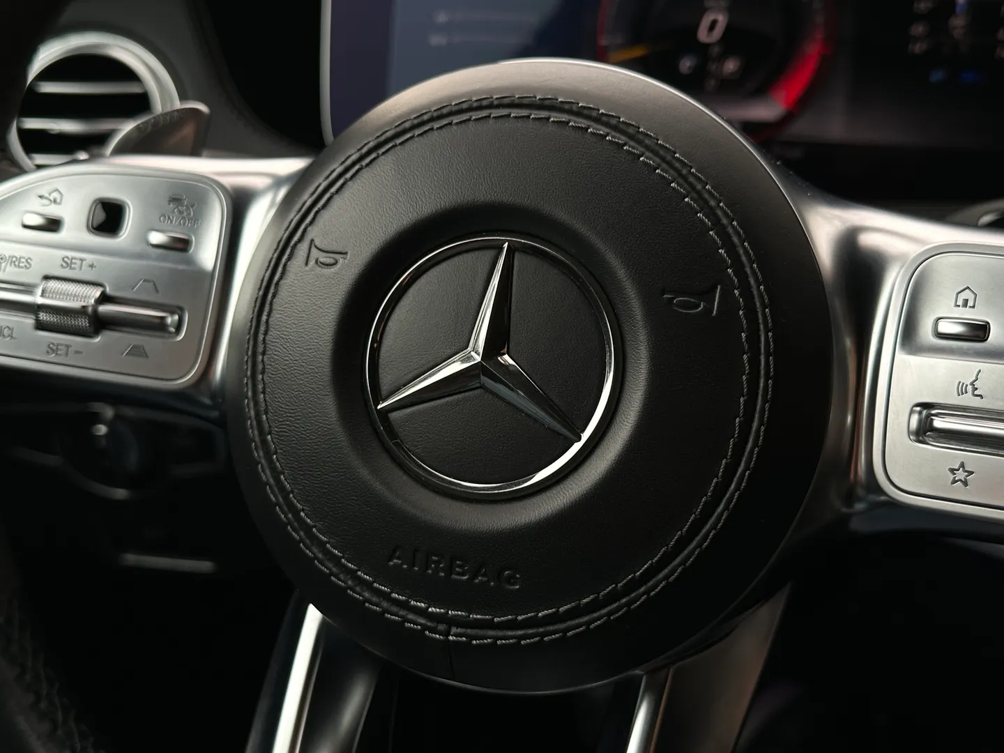 Mercedes Benz S63 AMG Sedan — photo 79