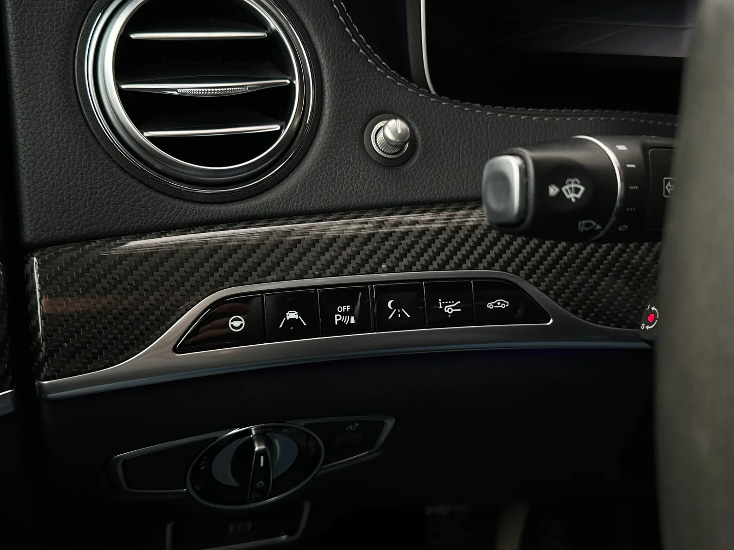 Mercedes Benz S63 AMG Sedan — photo 84