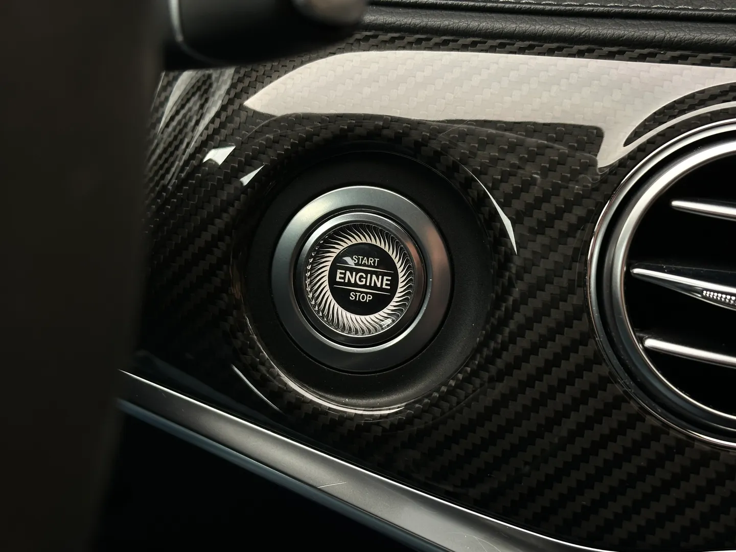 Mercedes Benz S63 AMG Sedan — photo 86