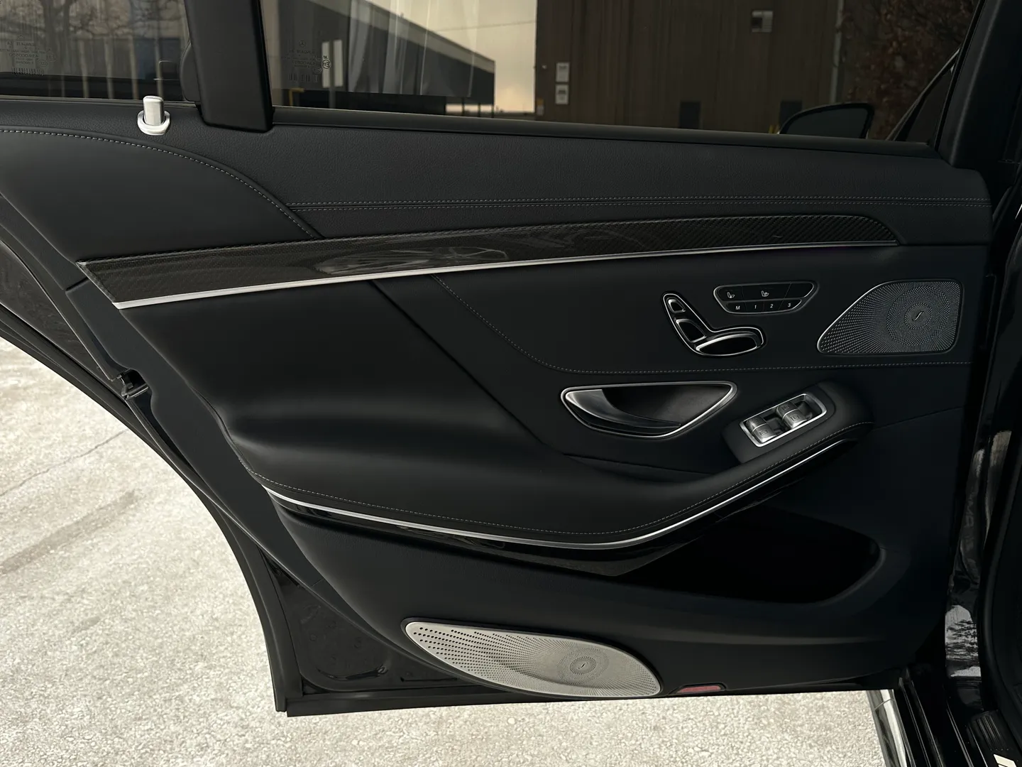 Mercedes Benz S63 AMG Sedan — photo 91