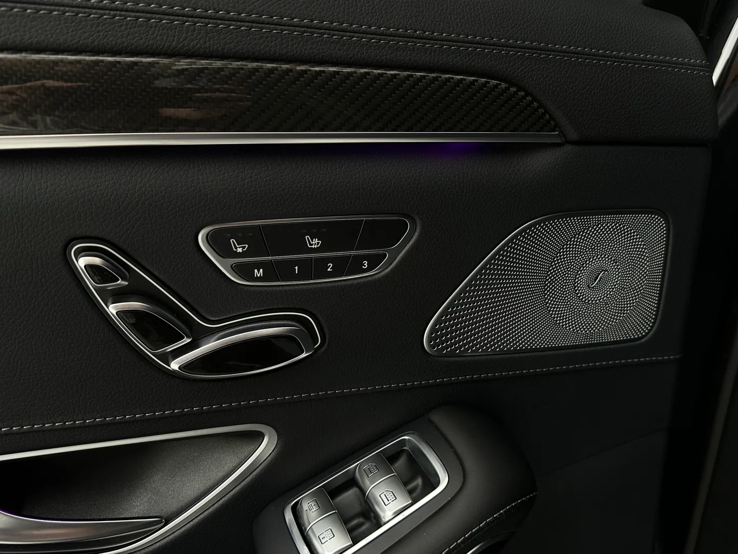 Mercedes Benz S63 AMG Sedan — photo 92