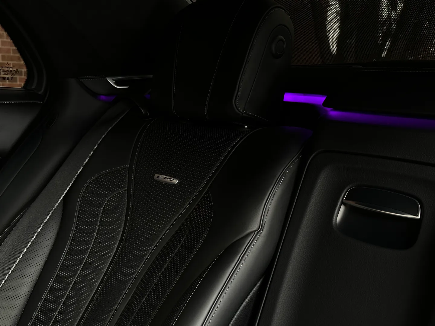 Mercedes Benz S63 AMG Sedan — photo 97
