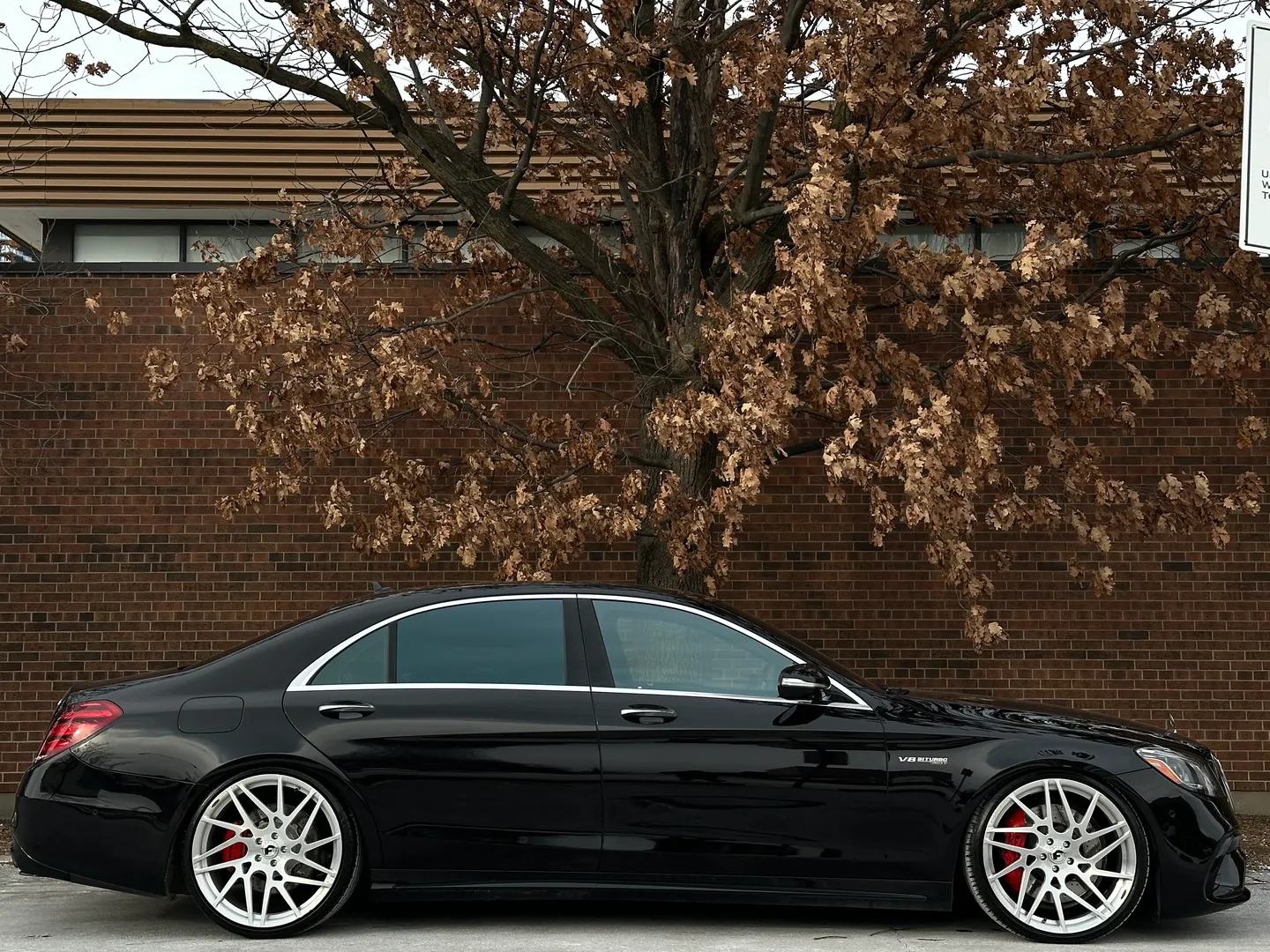 Mercedes Benz S63 AMG Sedan — photo 103