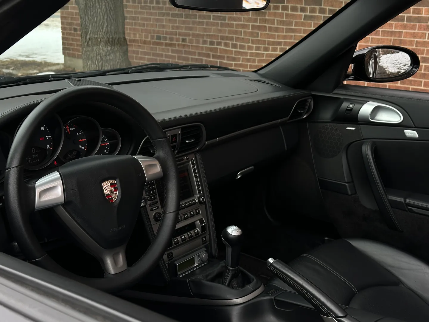 Porsche 911 Carrera 4 6 Speed Manual Cabriolet — photo 35
