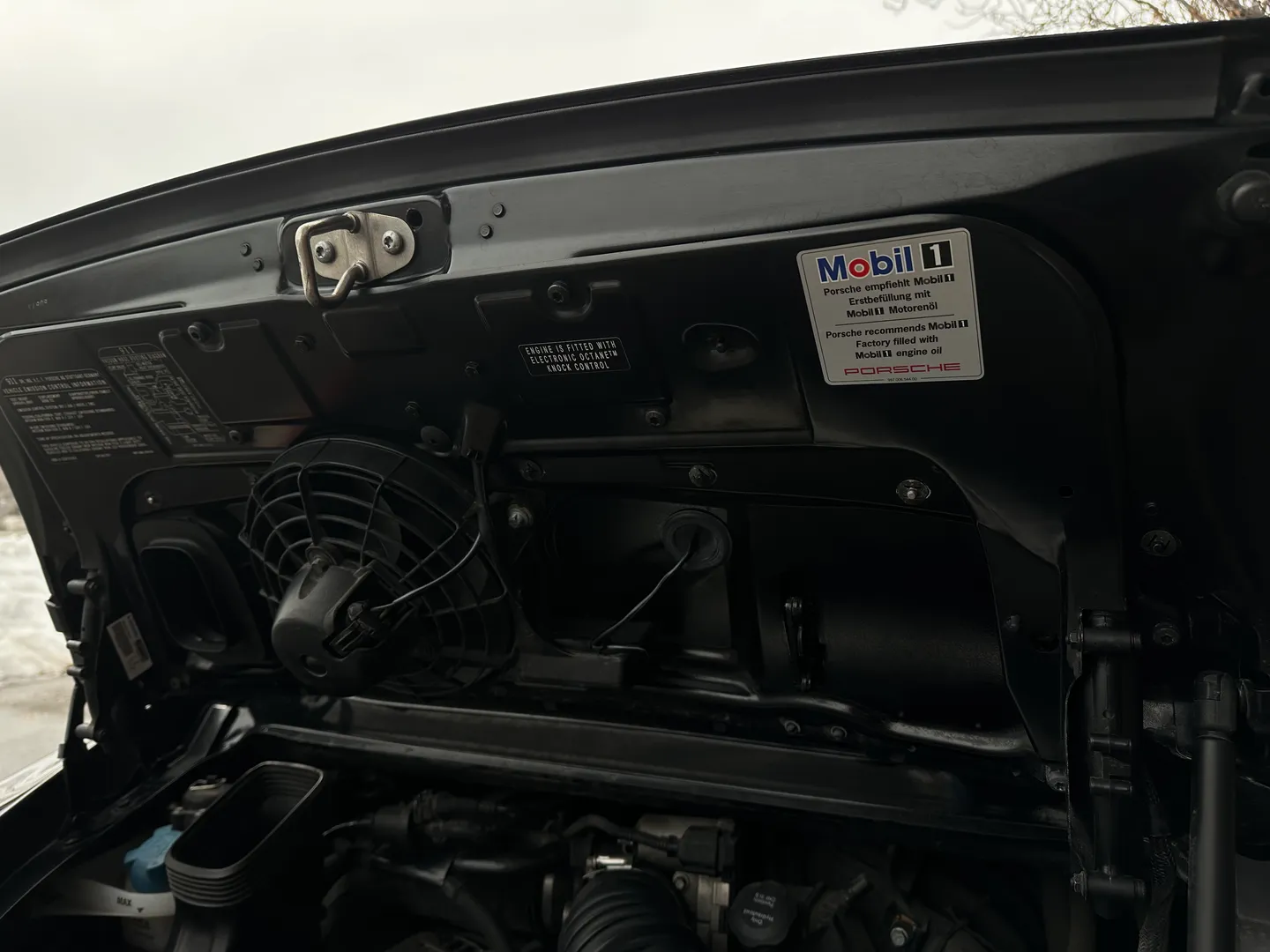 Porsche 911 Carrera 4 6 Speed Manual Cabriolet — photo 40