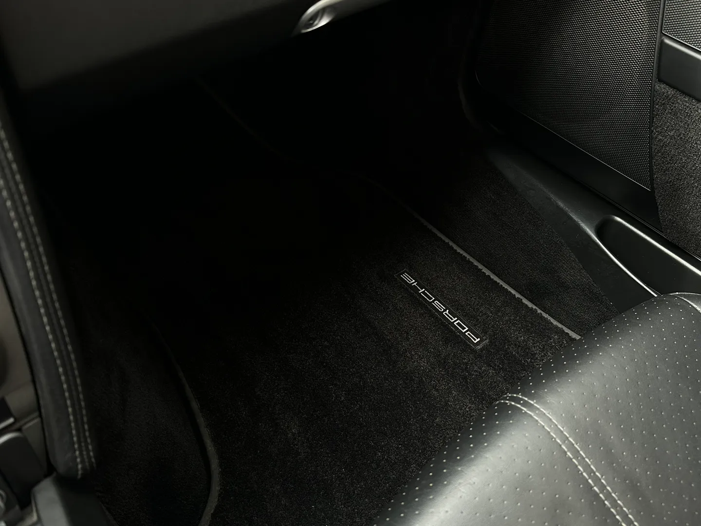 Porsche 911 Carrera 4 6 Speed Manual Cabriolet — photo 68