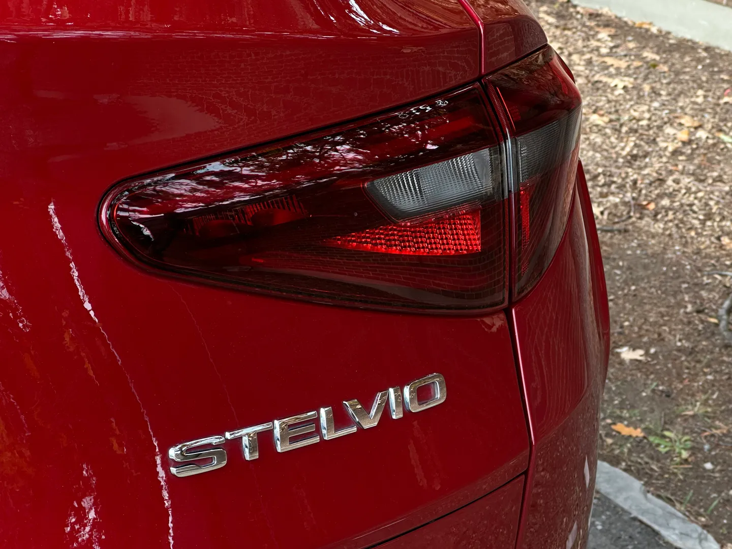 Alfa Romeo Stelvio Quadrifoglio  — photo 21