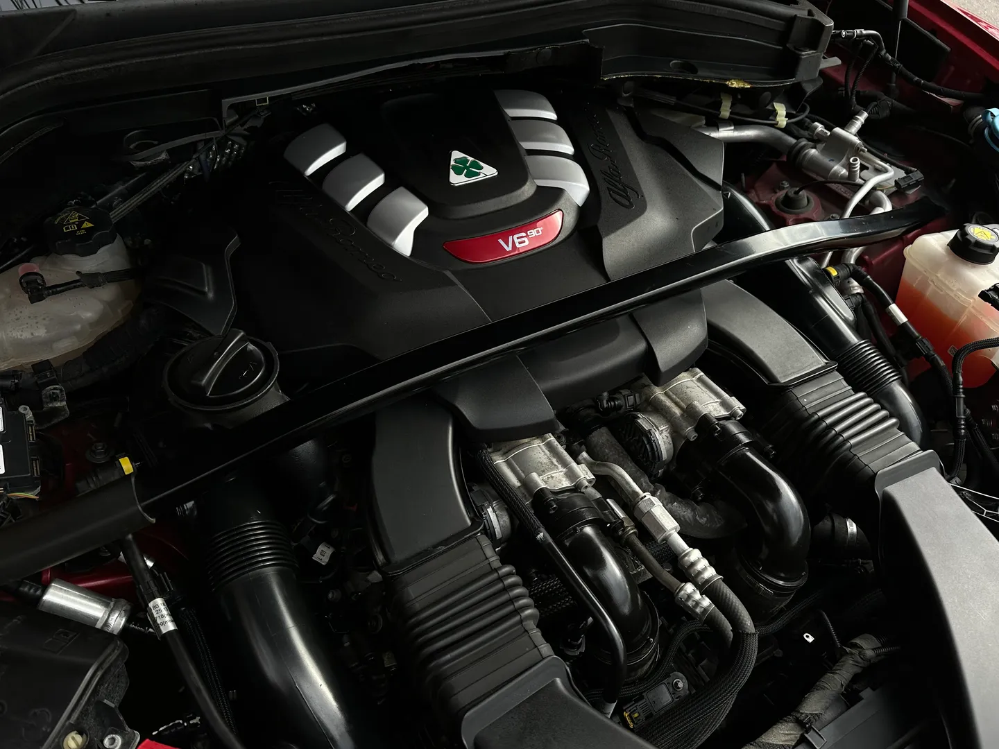 Alfa Romeo Stelvio Quadrifoglio  — photo 29