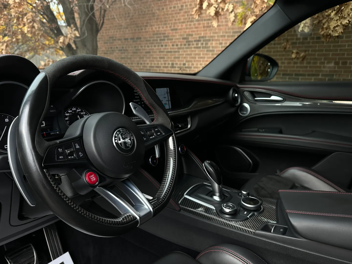 Alfa Romeo Stelvio Quadrifoglio  — photo 32