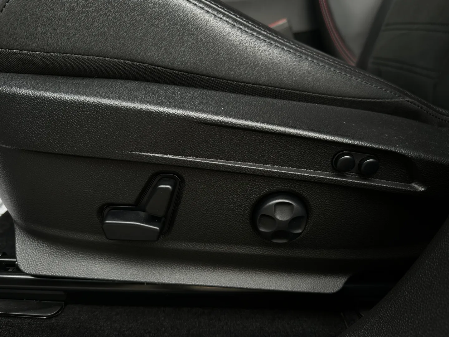 Alfa Romeo Stelvio Quadrifoglio  — photo 36