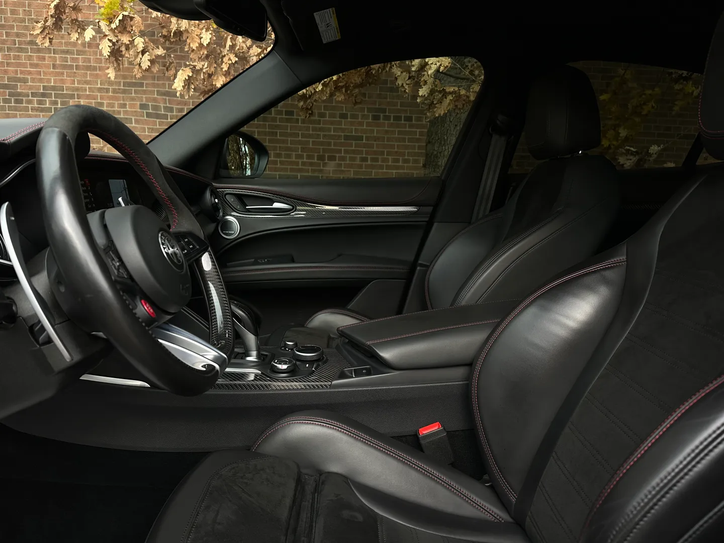 Alfa Romeo Stelvio Quadrifoglio  — photo 33