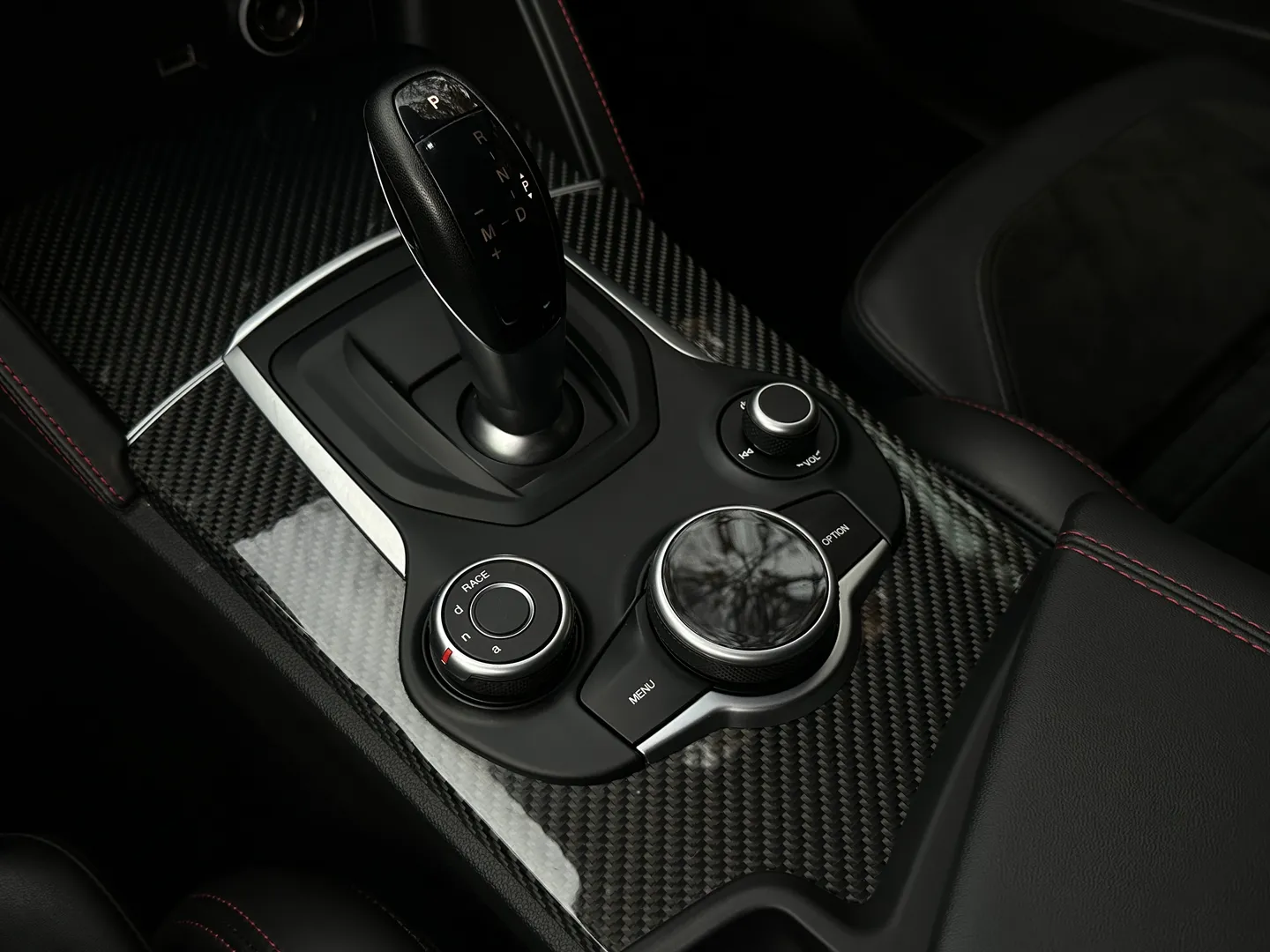 Alfa Romeo Stelvio Quadrifoglio  — photo 44