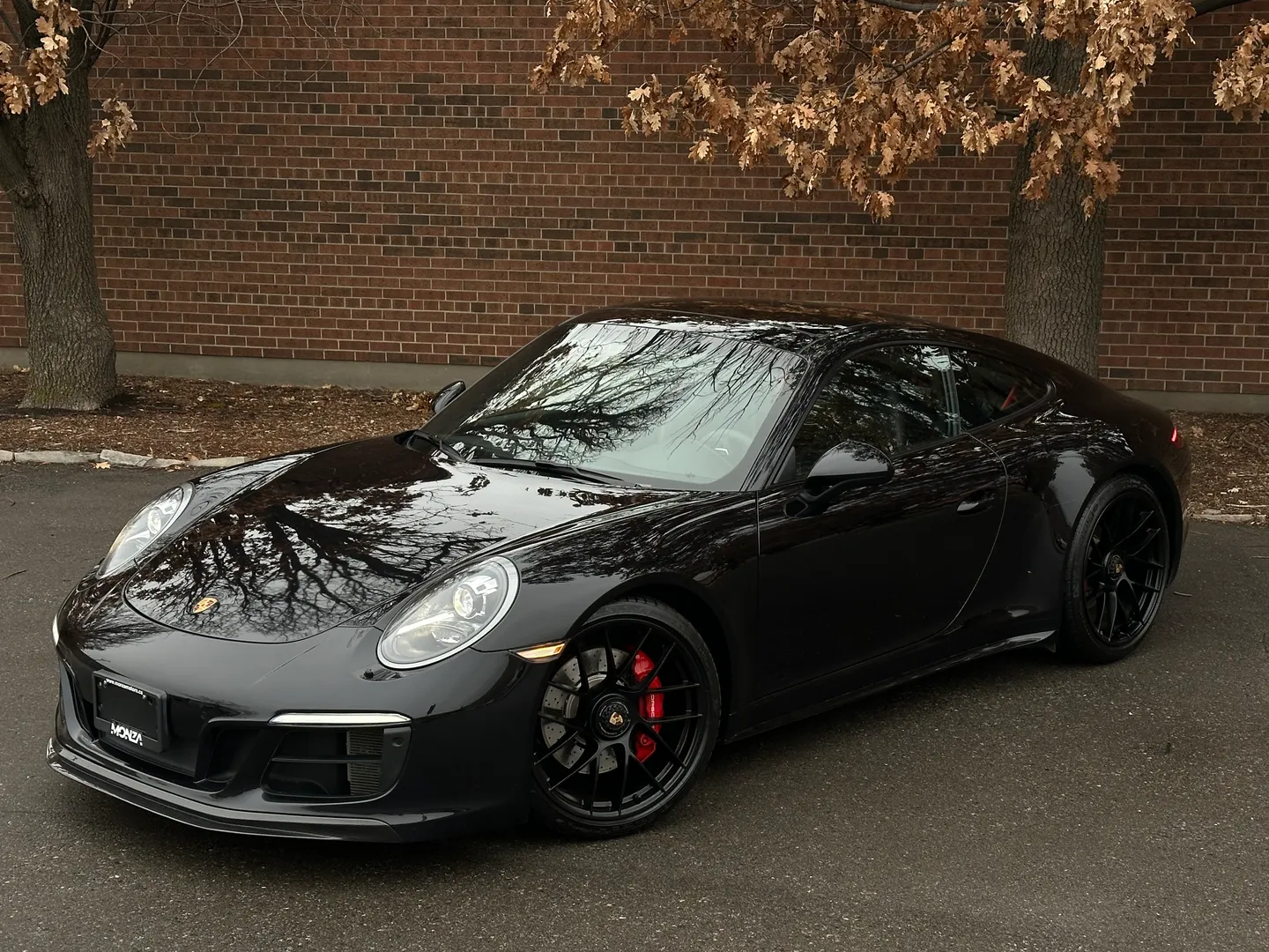 Porsche 911 Carrera GTS Coupe — photo 2