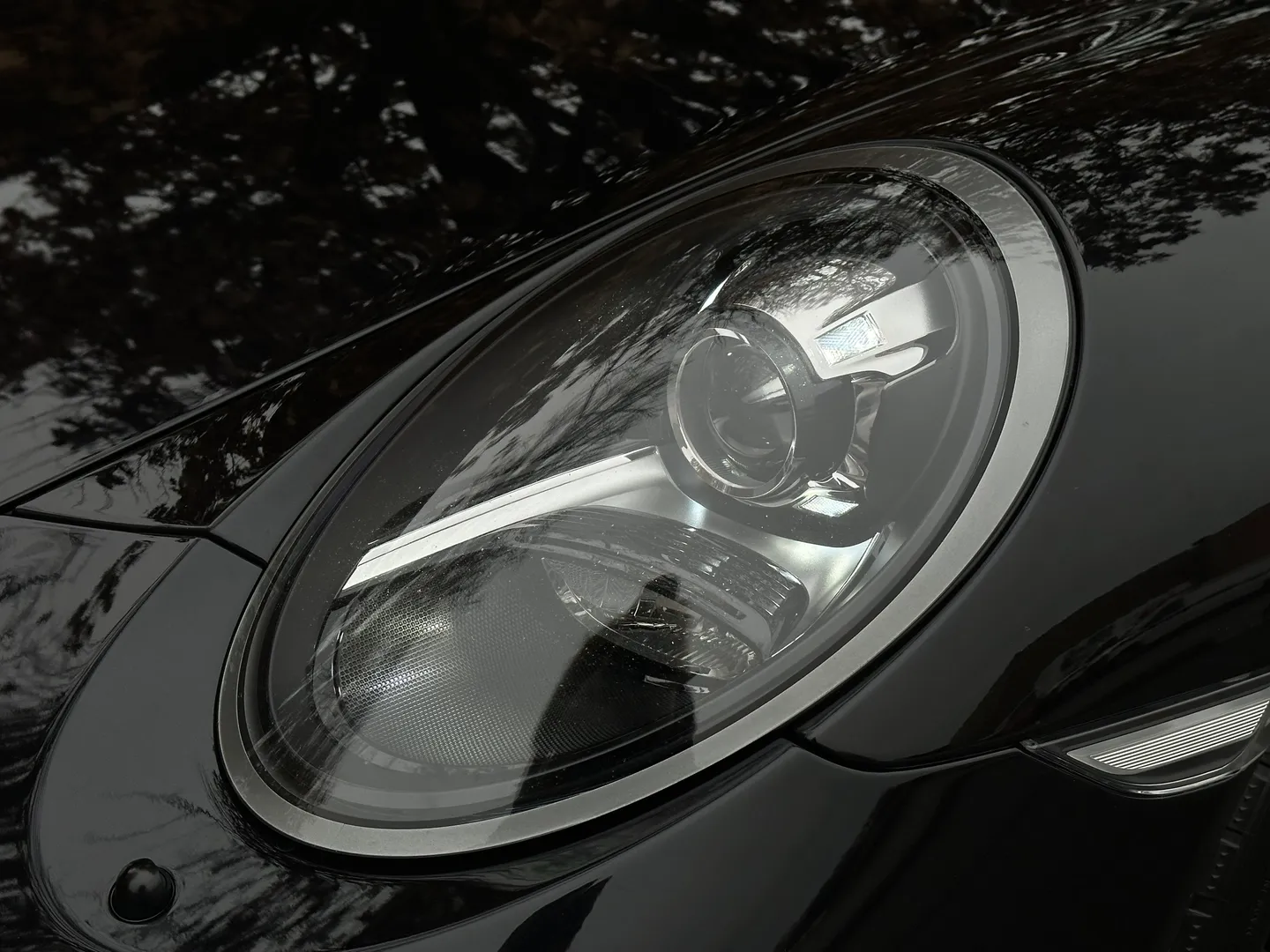 Porsche 911 Carrera GTS Coupe — photo 6