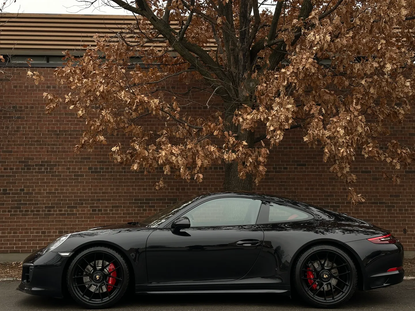 Porsche 911 Carrera GTS Coupe — photo 10