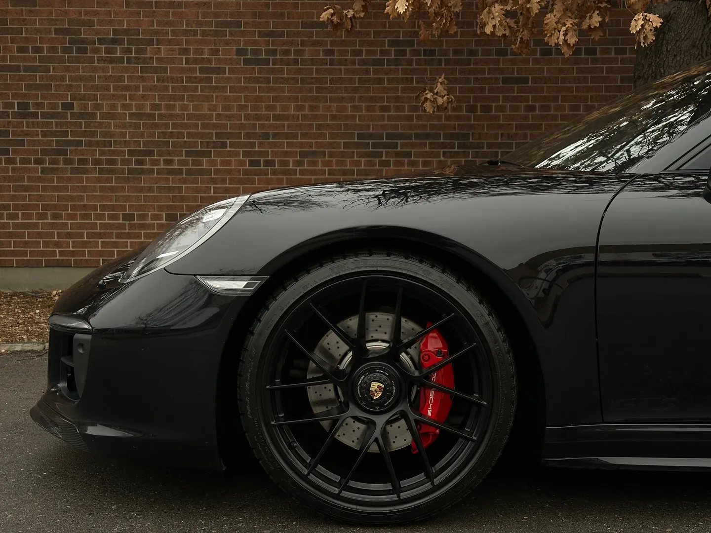 Porsche 911 Carrera GTS Coupe — photo 11