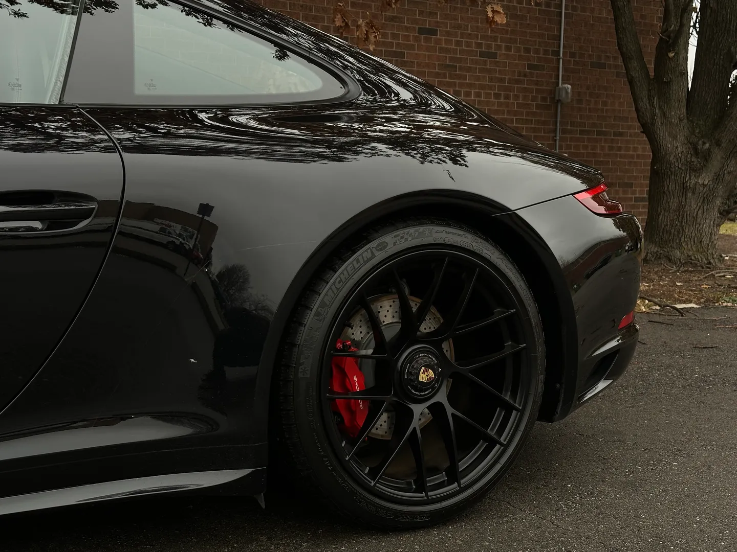 Porsche 911 Carrera GTS Coupe — photo 14