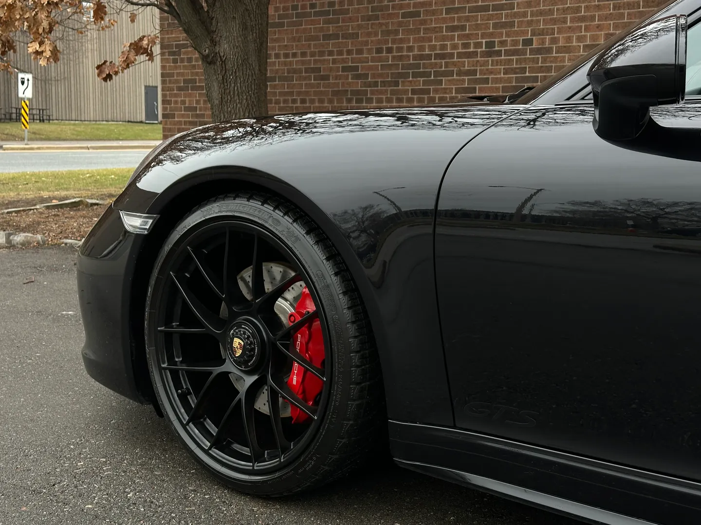 Porsche 911 Carrera GTS Coupe — photo 13