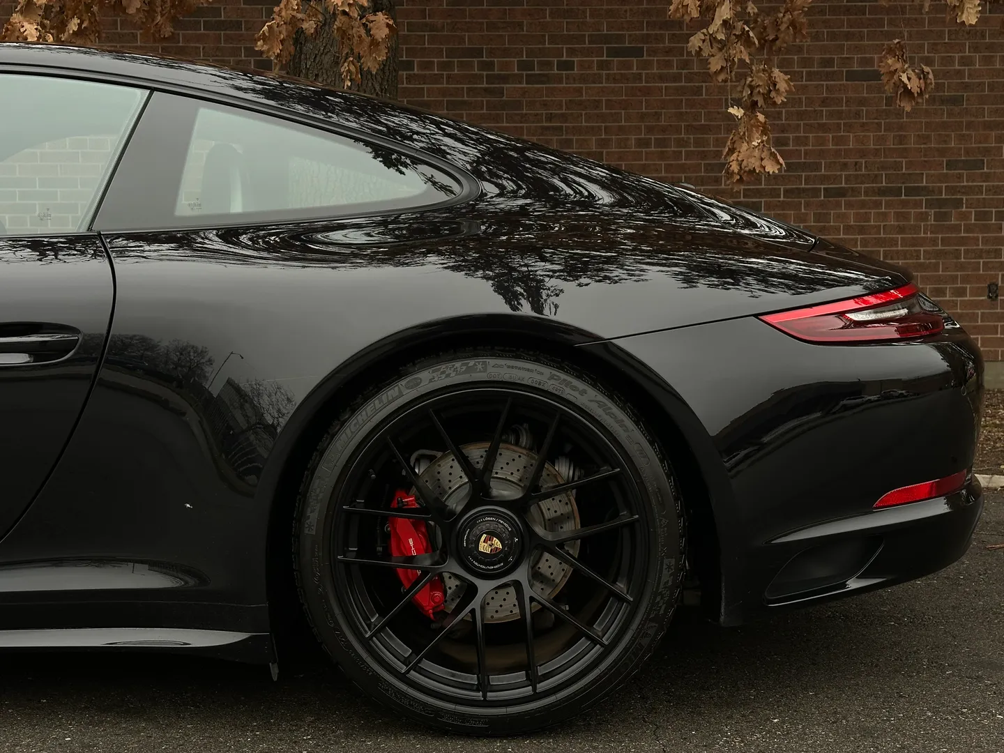 Porsche 911 Carrera GTS Coupe — photo 12