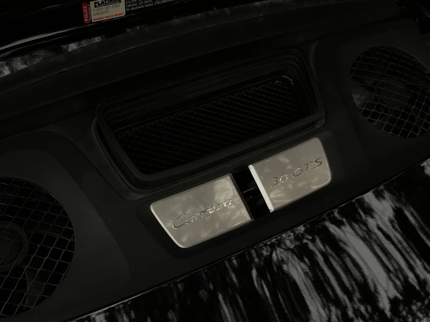Porsche 911 Carrera GTS Coupe — photo 26
