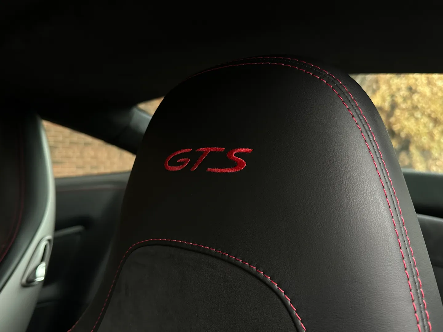 Porsche 911 Carrera GTS Coupe — photo 32