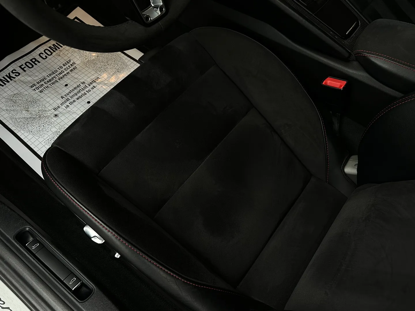 Porsche 911 Carrera GTS Coupe — photo 34