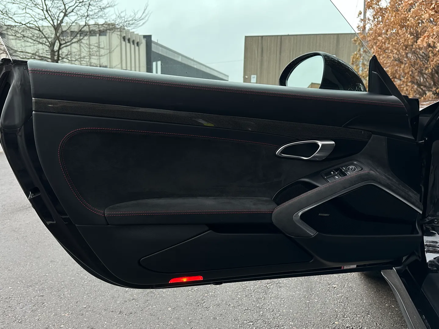 Porsche 911 Carrera GTS Coupe — photo 39