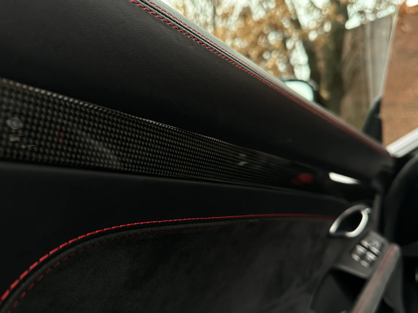 Porsche 911 Carrera GTS Coupe — photo 41