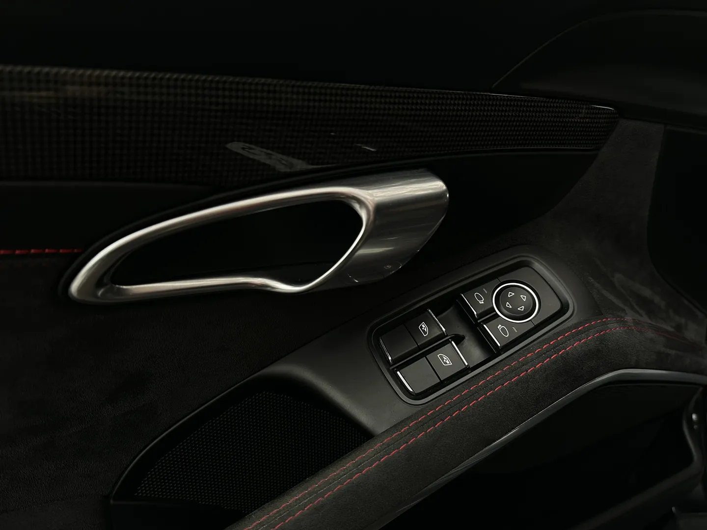 Porsche 911 Carrera GTS Coupe — photo 40