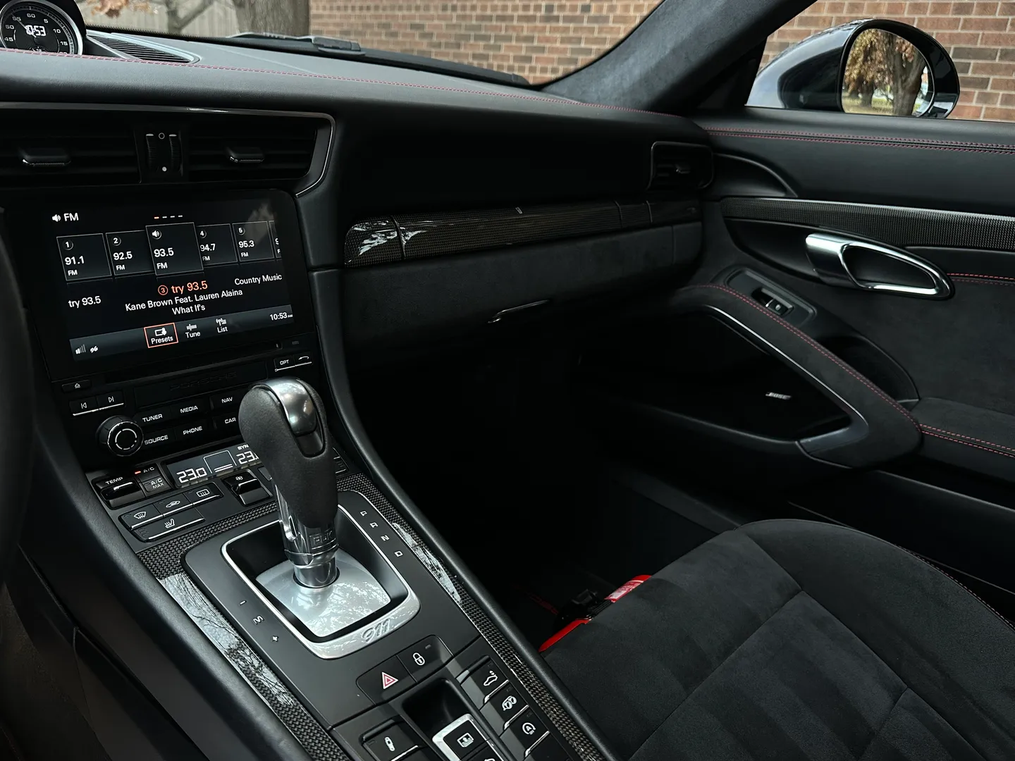 Porsche 911 Carrera GTS Coupe — photo 43