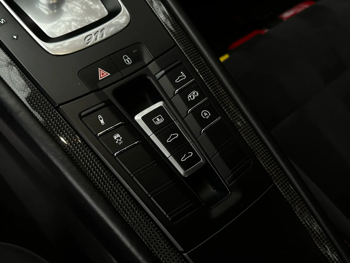 Porsche 911 Carrera GTS Coupe — photo 45