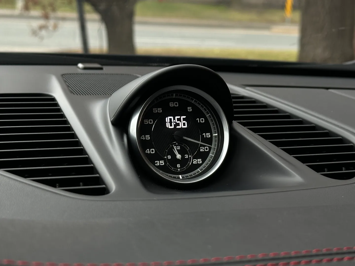Porsche 911 Carrera GTS Coupe — photo 54