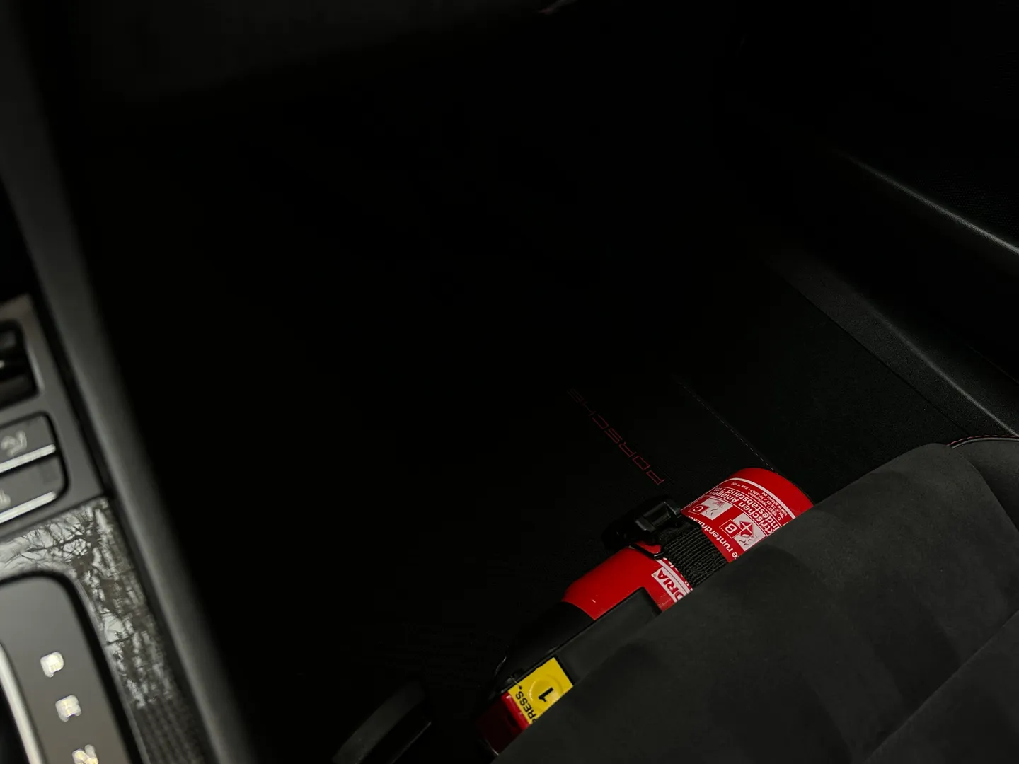 Porsche 911 Carrera GTS Coupe — photo 57