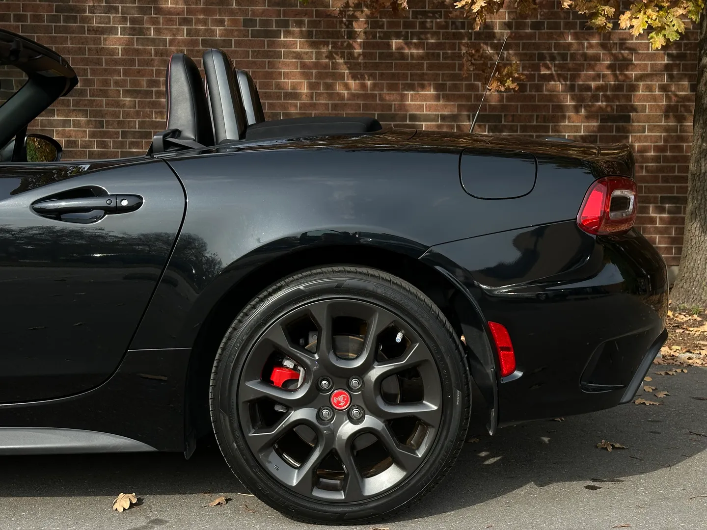 Fiat 124 Spider Abarth 6 Speed Manual — photo 10