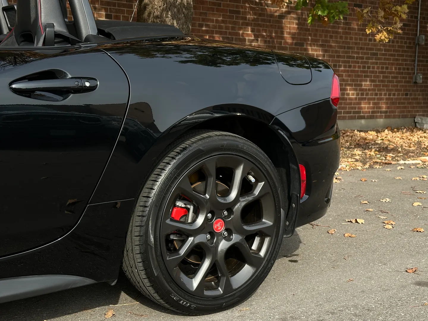 Fiat 124 Spider Abarth 6 Speed Manual — photo 12