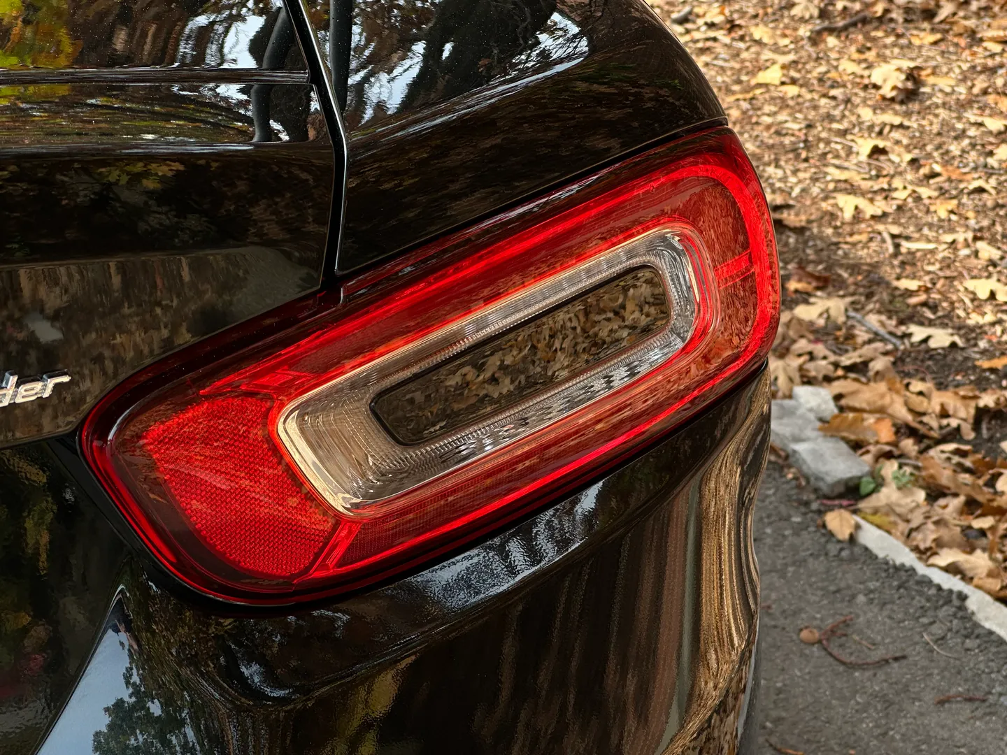 Fiat 124 Spider Abarth 6 Speed Manual — photo 22