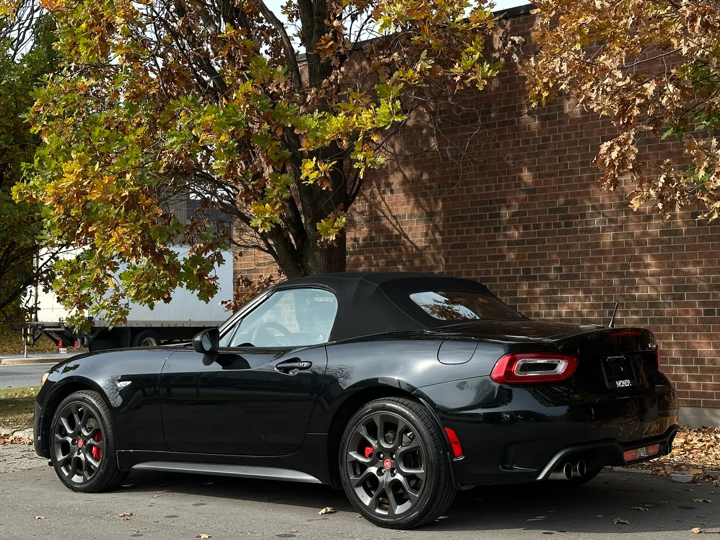 Fiat 124 Spider Abarth 6 Speed Manual — photo 26