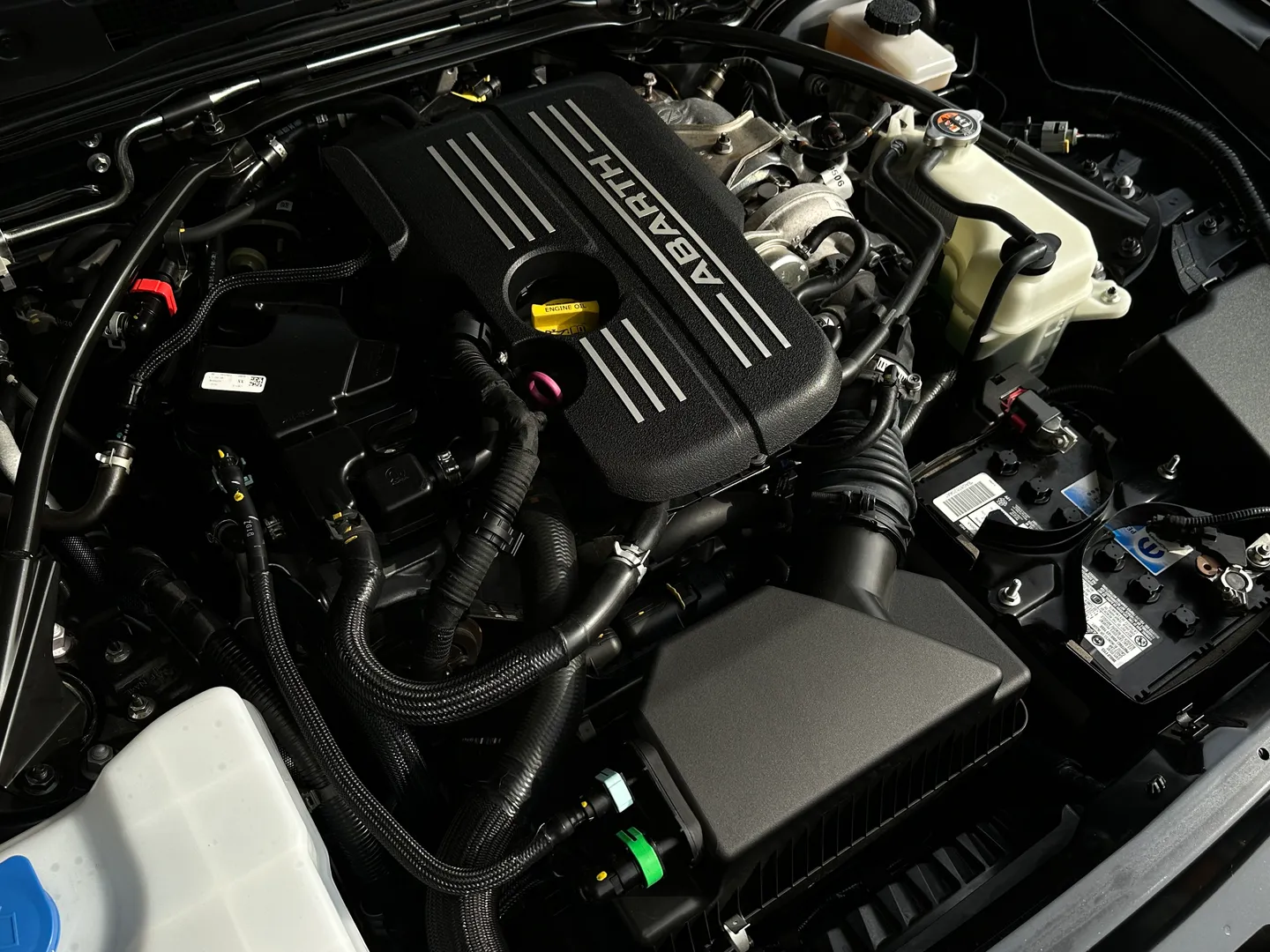 Fiat 124 Spider Abarth 6 Speed Manual — photo 30